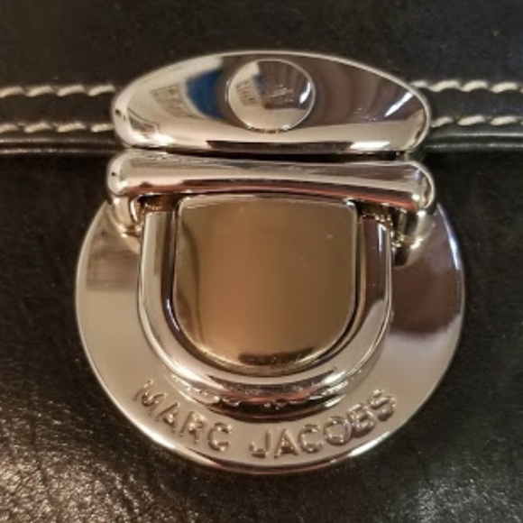 Marc Jacobs small black purse 9" perfect condition - Picture 4 of 5